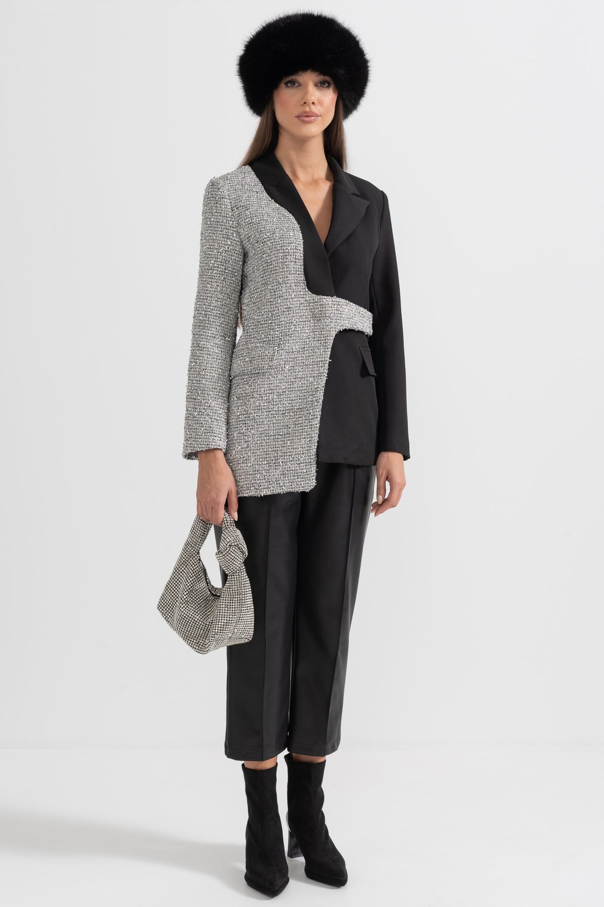 Asimetrik  Detaylı Modern Çift Renkli Blazer Ceket