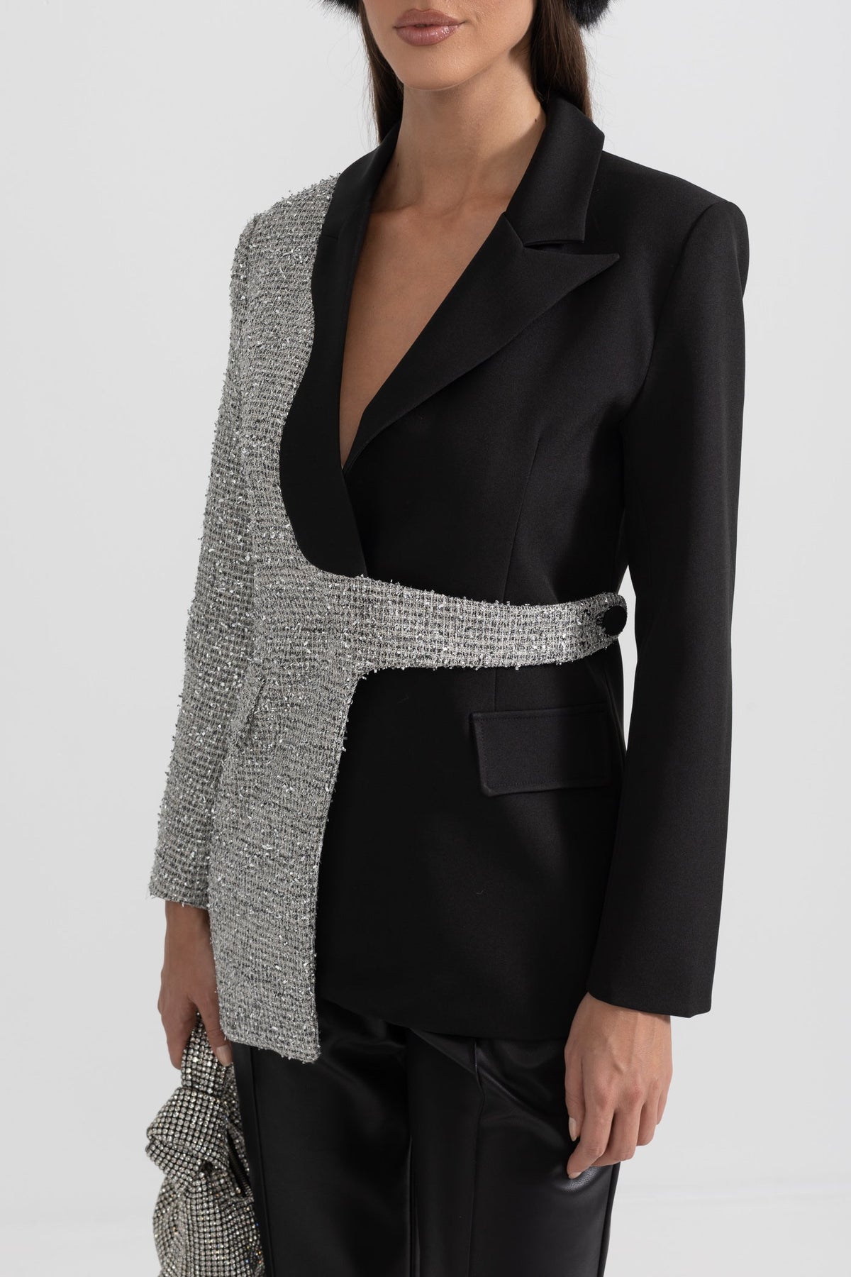 Asimetrik  Detaylı Modern Çift Renkli Blazer Ceket